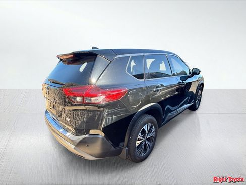 Used 2021 Nissan Rogue SV FWD image 4