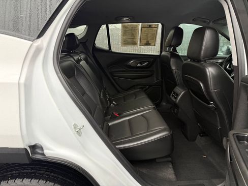 Used 2023 GMC Terrain SLT image 29