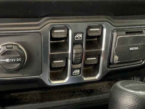 Used 2021 Jeep Gladiator Sport AWD/4WD image 15