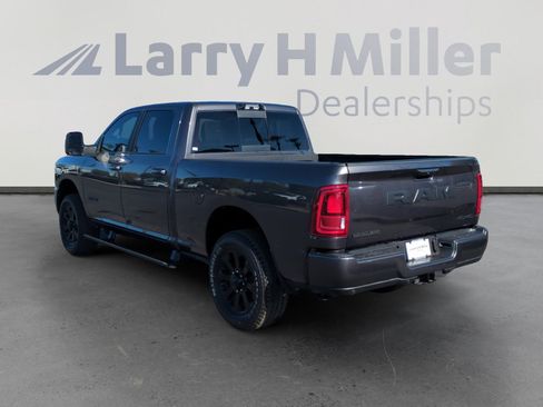 New 2026 RAM 2500 Laramie AWD/4WD image 3