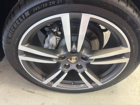 Used 2012 Porsche Cayenne S AWD/4WD image 38