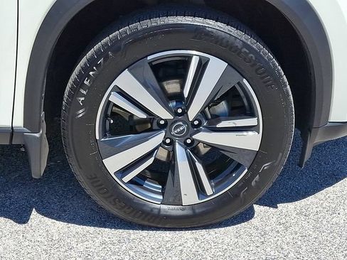 Used 2023 Nissan Rogue SV w/ SV Premium B Package AWD/4WD image 11