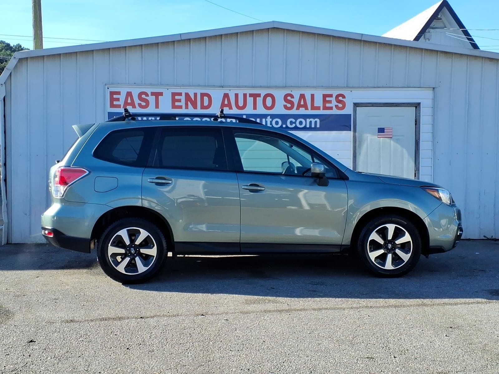 Used 2017 Subaru Forester 2.5i Premium w/ All-Weather Package AWD/4WD image 2
