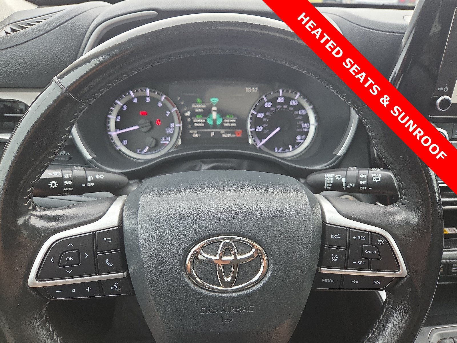 Used 2024 Toyota Highlander XLE FWD image 24