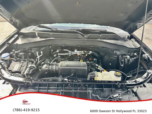 Used 2024 Ford Explorer XLT AWD/4WD image 33