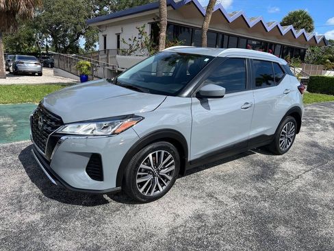 Used 2024 Nissan Kicks SV FWD image 2