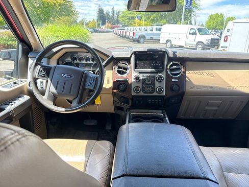 Used 2014 Ford F250 Lariat w/ Lariat Interior Package AWD/4WD image 5
