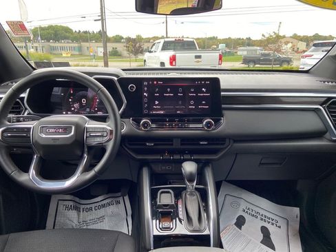 Used 2023 GMC Canyon Elevation image 19