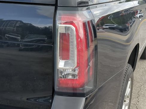 Used 2017 GMC Yukon Denali w/ Enhanced Security Package AWD/4WD image 8