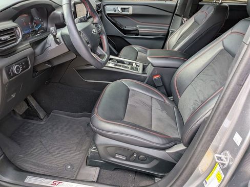 Used 2024 Ford Explorer ST-Line w/ Class IV Trailer Tow Package image 13