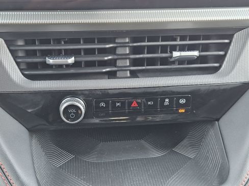 Used 2025 Ford Explorer ST-Line RWD image 17