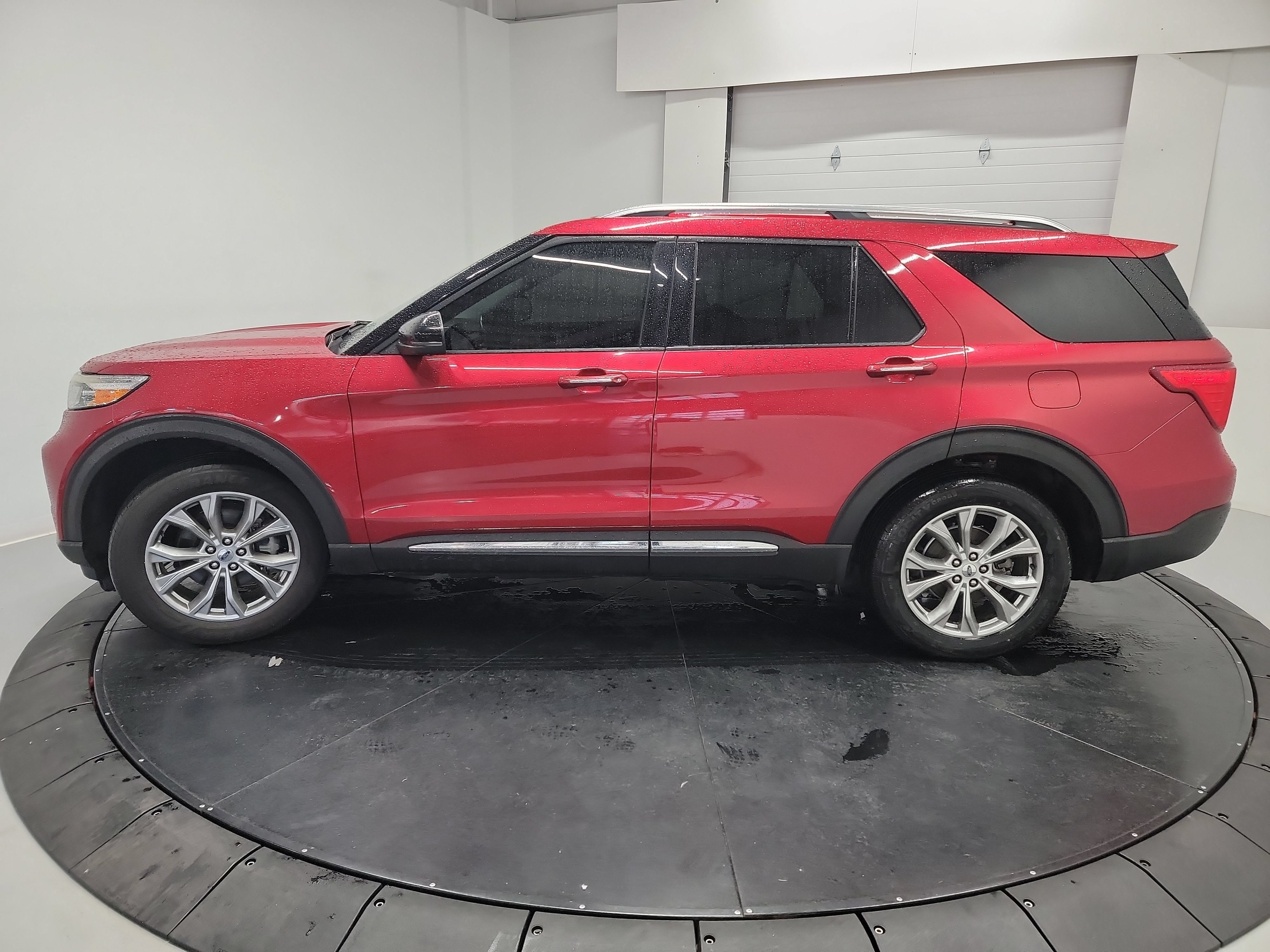 Used 2020 Ford Explorer Limited AWD/4WD image 4