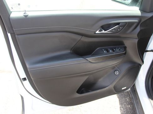 Used 2023 GMC Acadia SLT w/ LPO, Floor Liner Package AWD/4WD image 21
