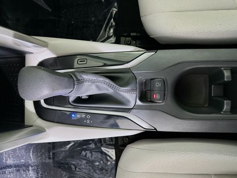 Used 2023 Toyota Corolla Cross L image 21