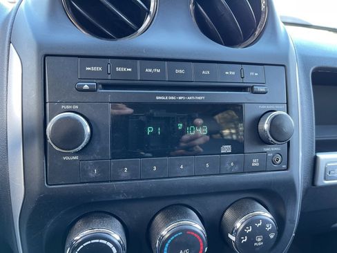 Used 2014 Jeep Compass Latitude image 10