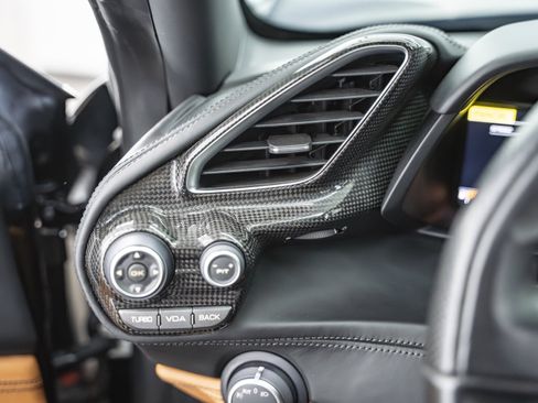 Used 2016 Ferrari 488 GTB RWD image 37