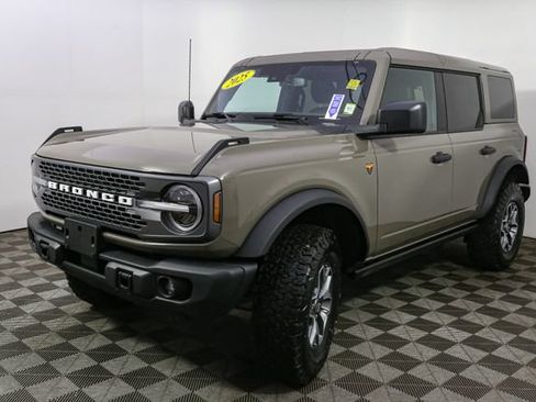Used 2025 Ford Bronco Badlands AWD/4WD image 5