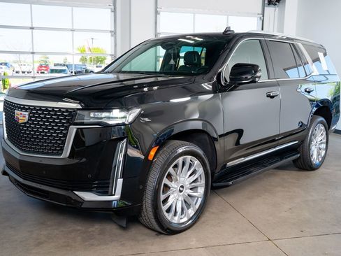Used 2023 Cadillac Escalade Premium Luxury AWD/4WD image 11