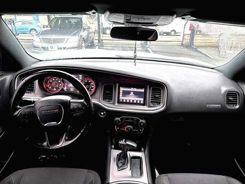 Used 2019 Dodge Charger SXT w/ Driver Confidence Group image 21