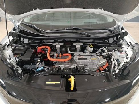 Used 2023 Nissan Ariya AWD image 33