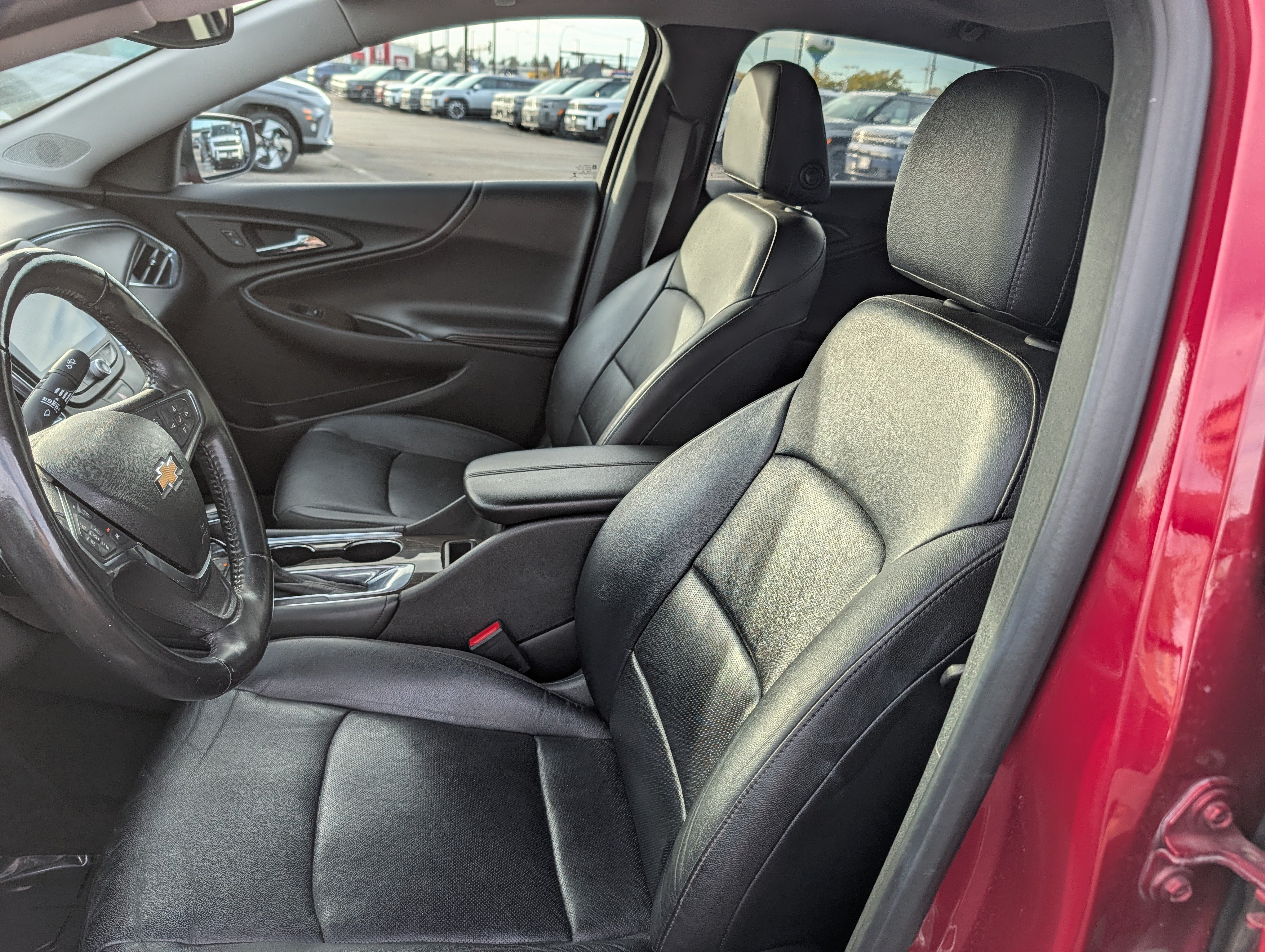 Used 2018 Chevrolet Malibu Premier w/ Premier Sun and Wheel Package FWD image 10