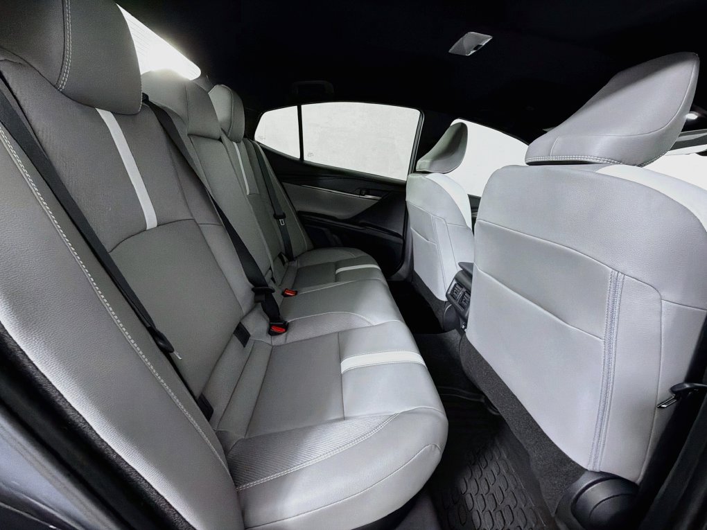Used 2025 Toyota Camry SE FWD image 28