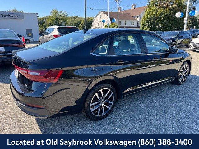 Certified 2025 Volkswagen Jetta SE FWD image 5