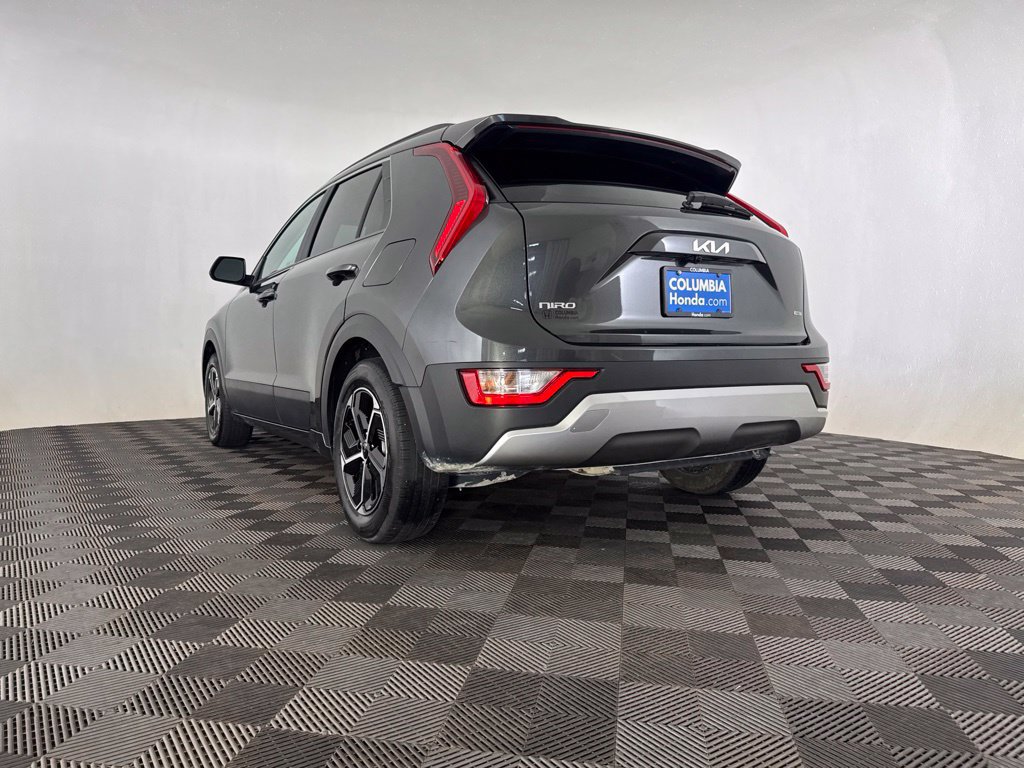 Used 2025 Kia Niro LX FWD image 13