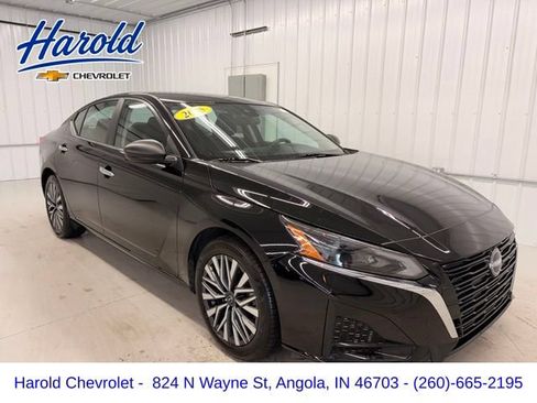 Used 2025 Nissan Altima 2.5 SV FWD image 1