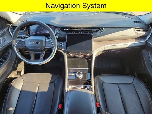 Used 2023 Jeep Grand Cherokee L Limited w/ Luxury Tech Group II AWD/4WD image 8