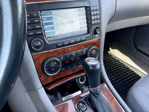 Used 2009 Mercedes-Benz CLK 550 Cabriolet image 19