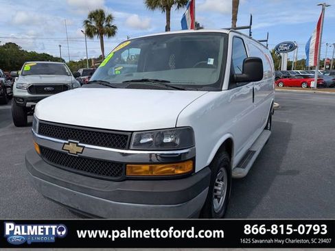 Used 2022 Chevrolet Express 2500 w/ Driver Convenience Package RWD image 7
