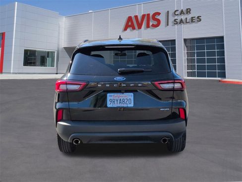 Used 2025 Ford Escape ST-Line image 7