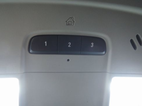 Used 2020 Chevrolet Traverse LT w/ LT Premium Package image 23