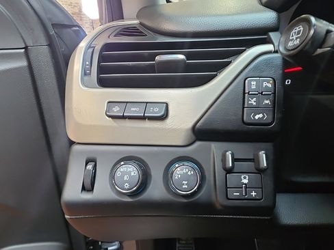 Used 2019 GMC Yukon XL Denali w/ Denali Ultimate Package image 28