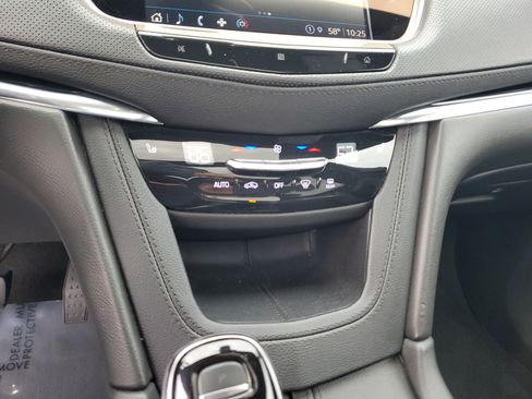 Used 2021 Cadillac XT6 Luxury image 33