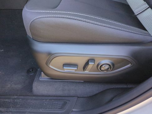 New 2025 Jeep Grand Cherokee Laredo w/ Luxury Tech Group I image 14