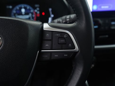 Used 2025 Toyota Grand Highlander AWD image 18