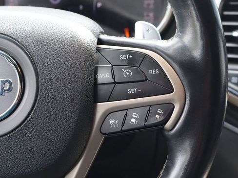 Used 2014 Jeep Grand Cherokee Overland AWD/4WD image 16