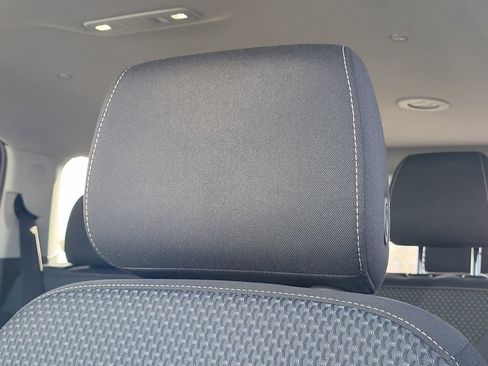 Used 2021 GMC Acadia SLE w/ Driver Convenience Package image 13