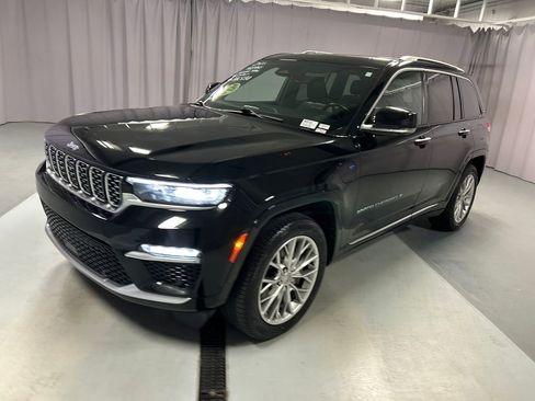 Used 2023 Jeep Grand Cherokee Summit image 3