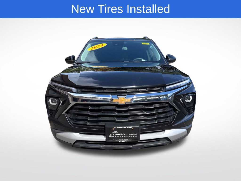 Used 2024 Chevrolet TrailBlazer LT FWD image 2