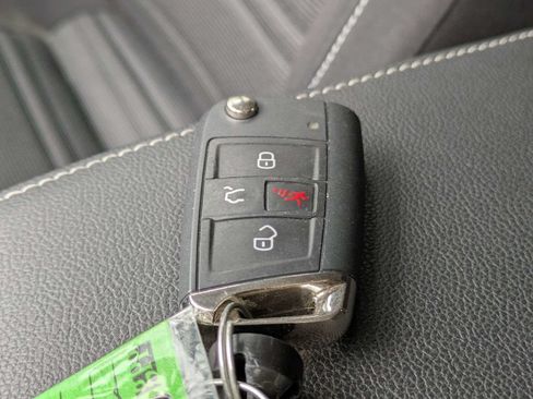 Certified 2023 Volkswagen Tiguan S FWD image 40