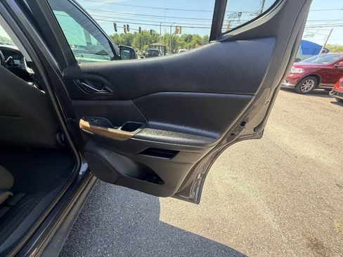Used 2017 GMC Acadia SLE FWD image 66