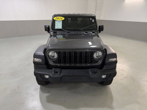 Used 2024 Jeep Wrangler Sport S image 3