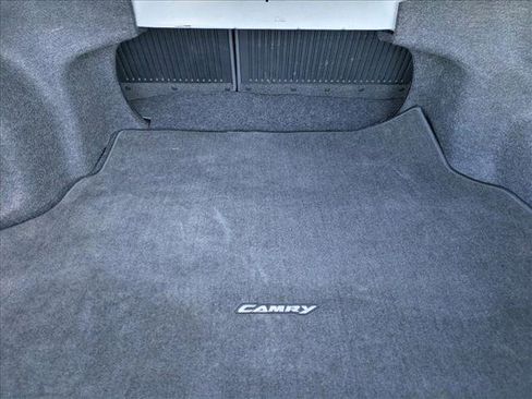 Used 2015 Toyota Camry SE image 6
