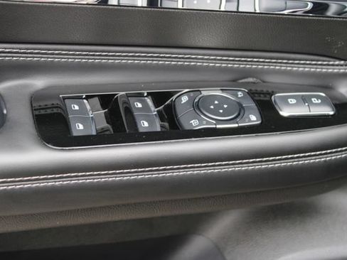 Used 2023 Lincoln Corsair Reserve FWD image 11