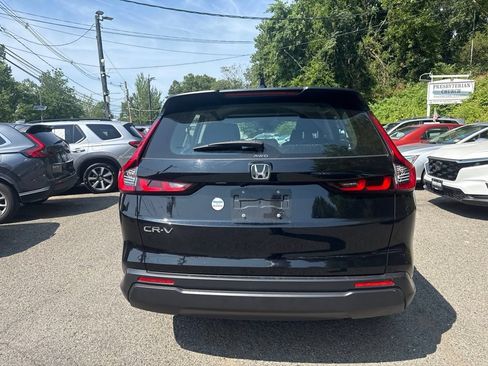 Used 2024 Honda CR-V LX image 6