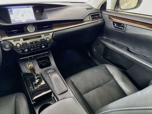 Used 2014 Lexus ES 350 w/ Luxury Package FWD image 25