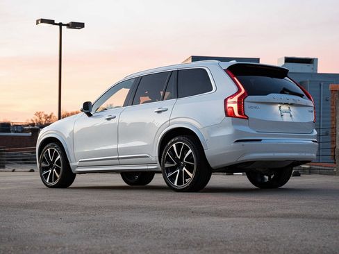 Certified 2025 Volvo XC90 B5 Plus image 5
